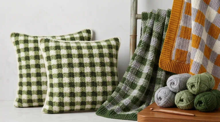 12 mantas y cojines gingham a crochet: guía para tejer cuadros vichy bien alineados